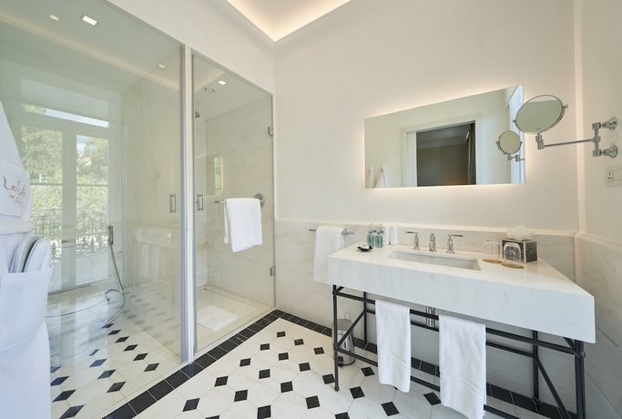 Les Suites at Cliff Bay Portobay