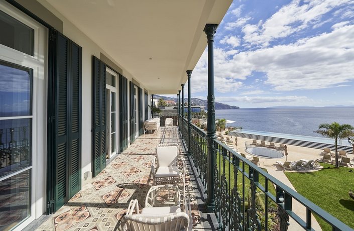 Les Suites at Cliff Bay Portobay