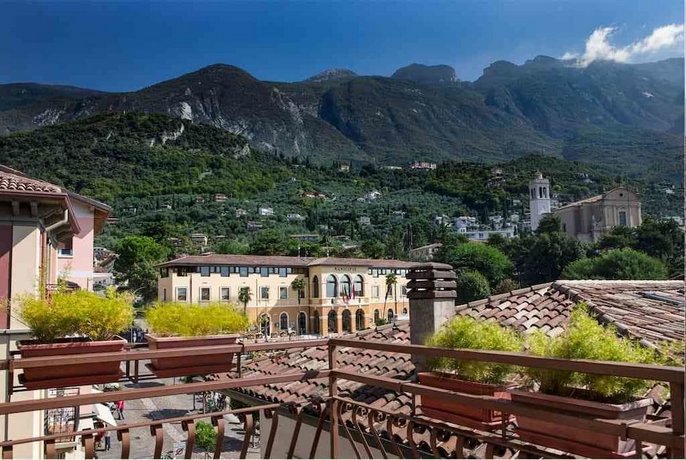 Hotel Lago Di Garda