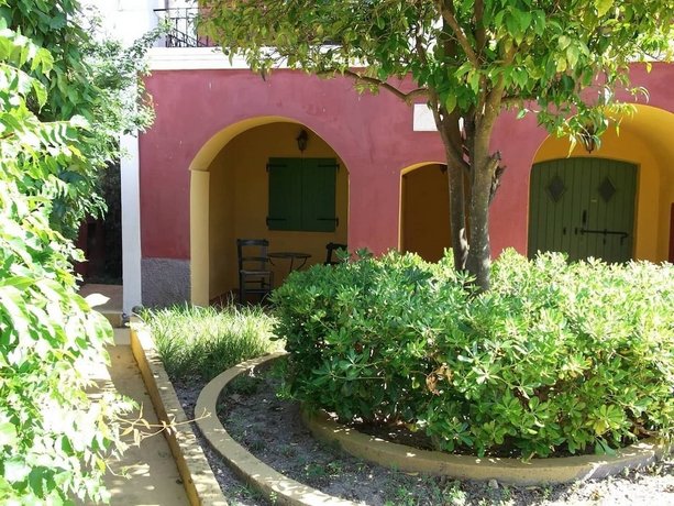 Villa De Loulia