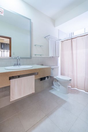 Hotel y Suites Nader