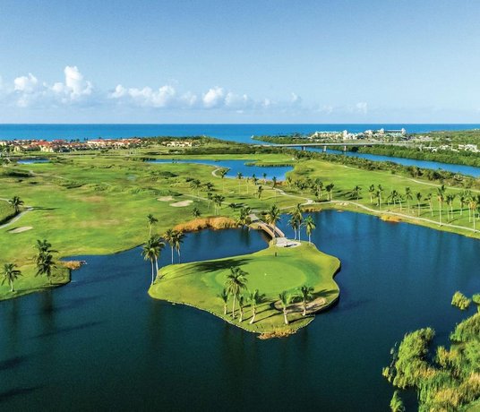 Hilton Ponce Golf & Casino Resort - Compare Deals