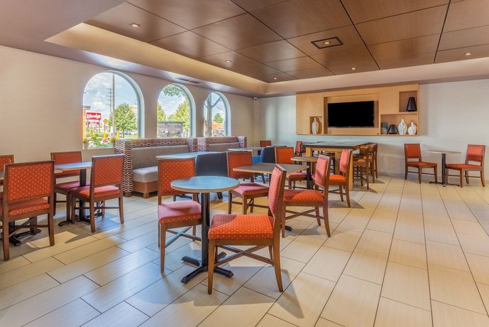 Holiday Inn Express Hotel & Suites Exit I-71 Ohio State Fair - Expo Center