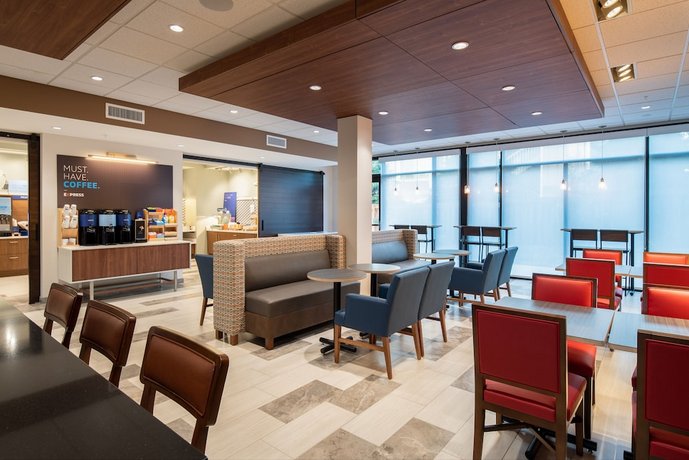 Holiday Inn Express & Suites - Camas