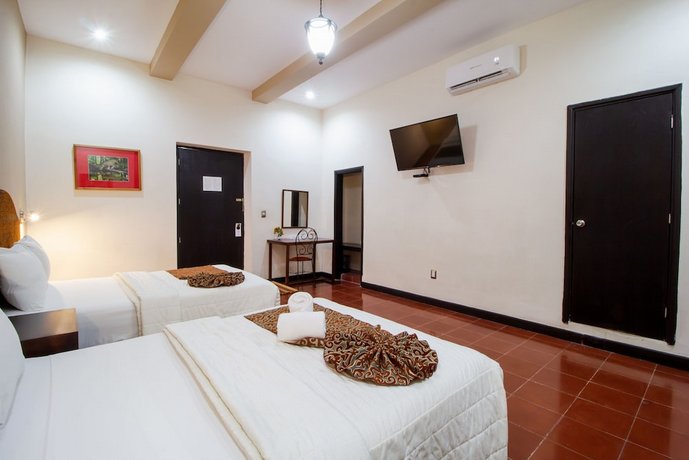 Hotel Merida Merida