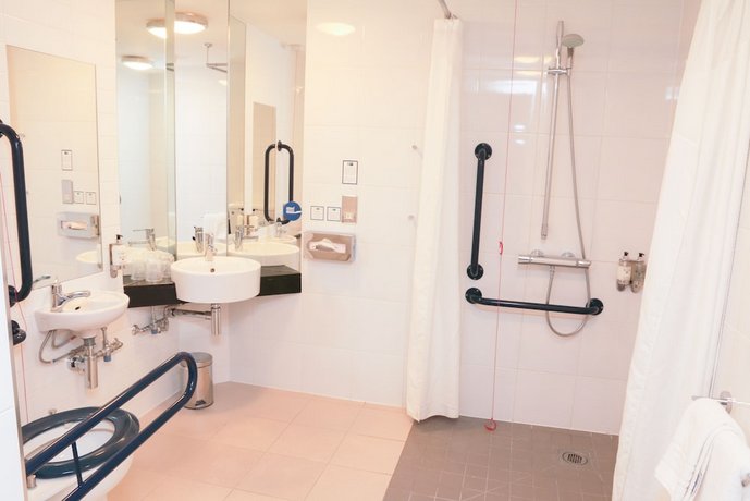 Holiday Inn Express London Heathrow T5