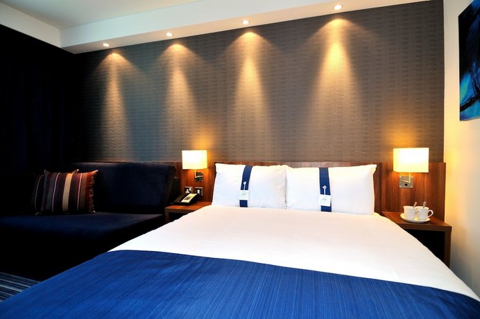 Holiday Inn Express London Heathrow T5