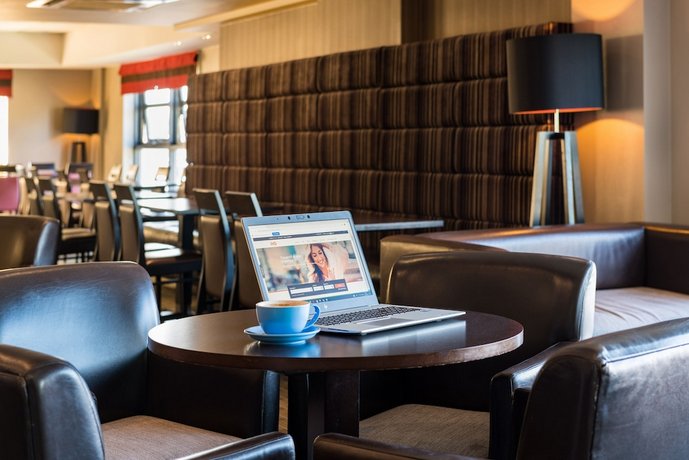 Holiday Inn Express London Luton Airport