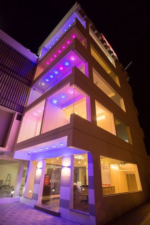 Vee Suites