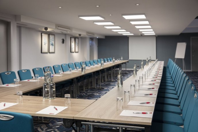 Leonardo Hotel London Heathrow Airport