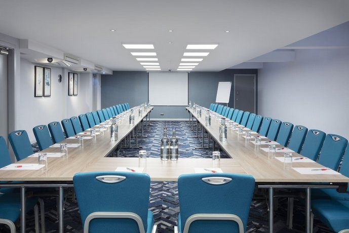 Leonardo Hotel London Heathrow Airport