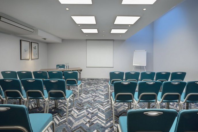 Leonardo Hotel London Heathrow Airport