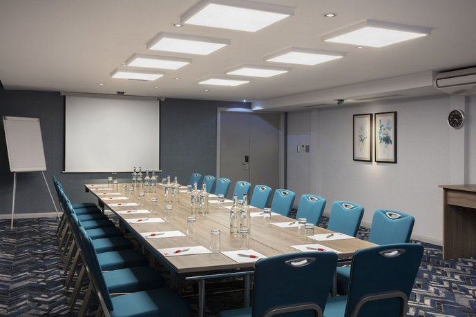 Leonardo Hotel London Heathrow Airport