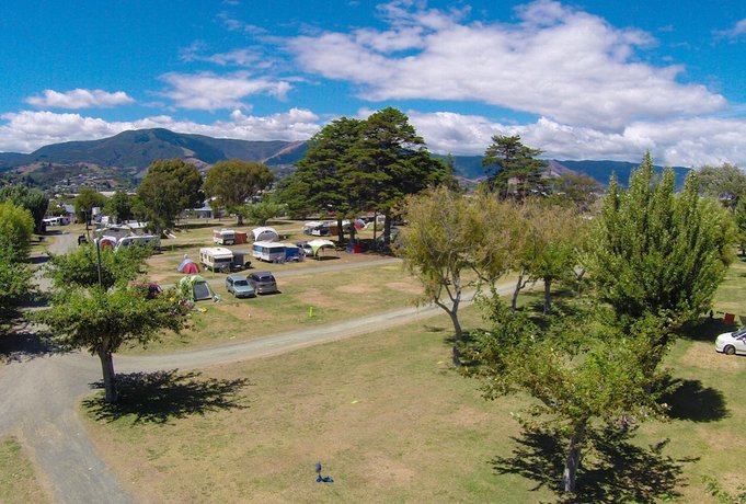 Tahuna Beach Kiwi Holiday Park and Motel 