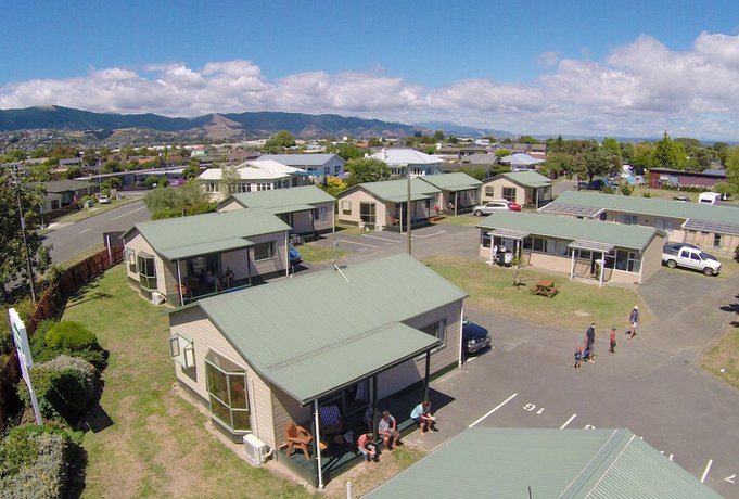 Tahuna Beach Kiwi Holiday Park and Motel 