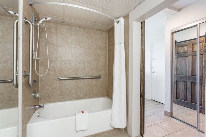 Ramada Plaza by Wyndham Nags Head Oceanfront