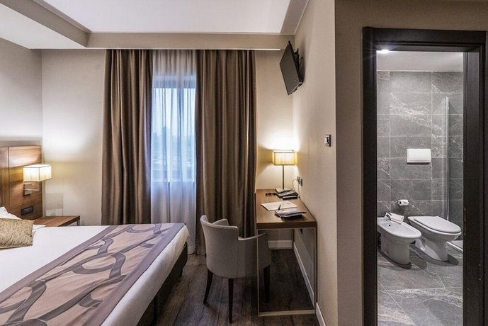 Smart Hotel Holiday