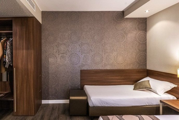 Smart Hotel Holiday