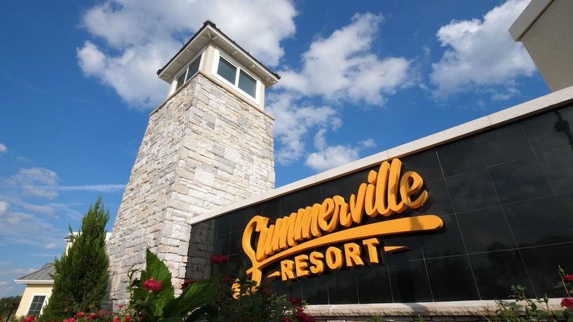Summerville Vacation Homes by Columbia Management