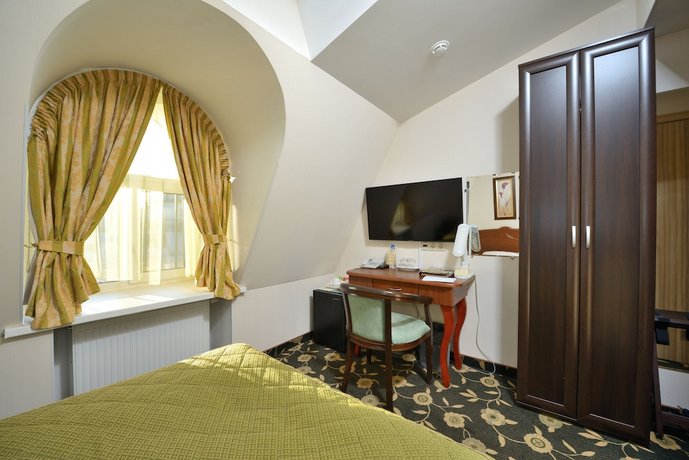 Отель Cronwell Inn Стремянная
