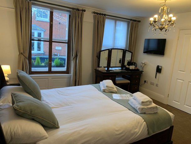 Pilgrims Hotel