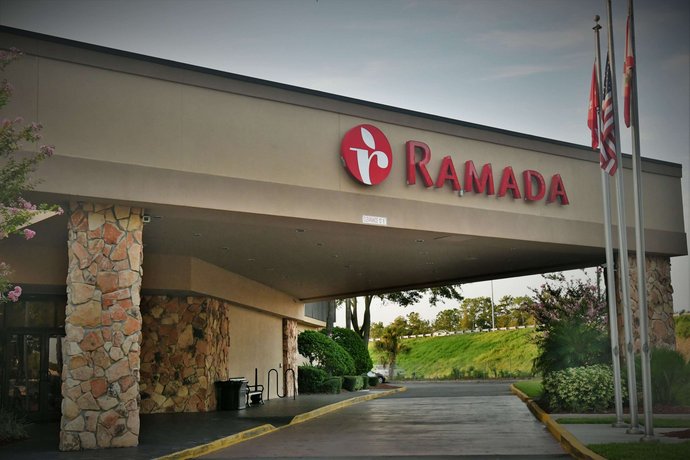 Ramada by Wyndham Jacksonville Hotel & Conference Center