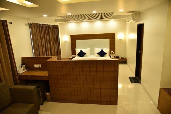 JK Rooms 134 Hotel Comfort 나라마다 골프 링크 India thumbnail