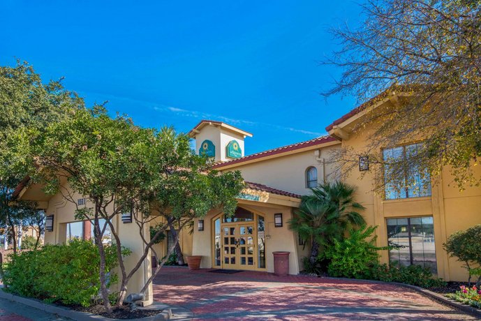 La Quinta Inn San Antonio I-35 N at Rittiman Road