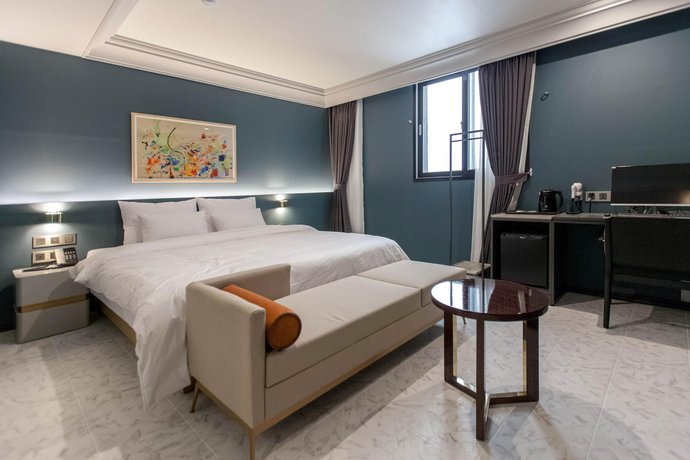 Brown-Dot Hotel Gimhae Samgye
