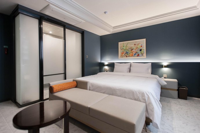 Brown-Dot Hotel Gimhae Samgye