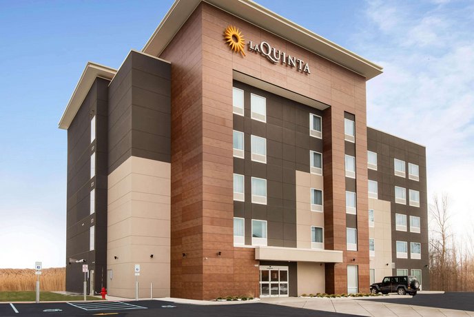 La Quinta Inn & Suites Buffalo - Amherst