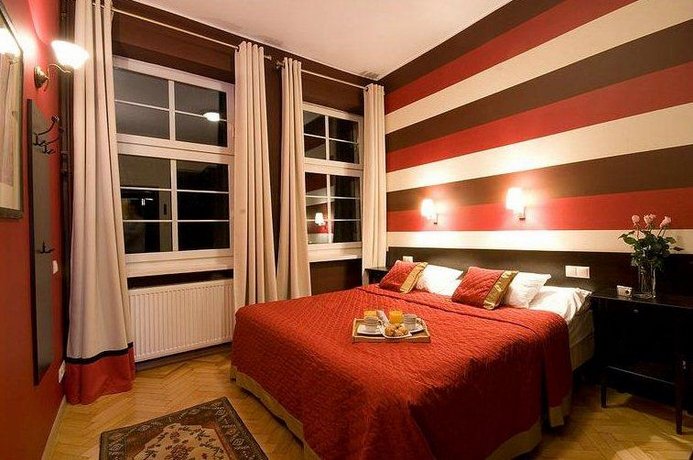Patio Apartments - Old Town