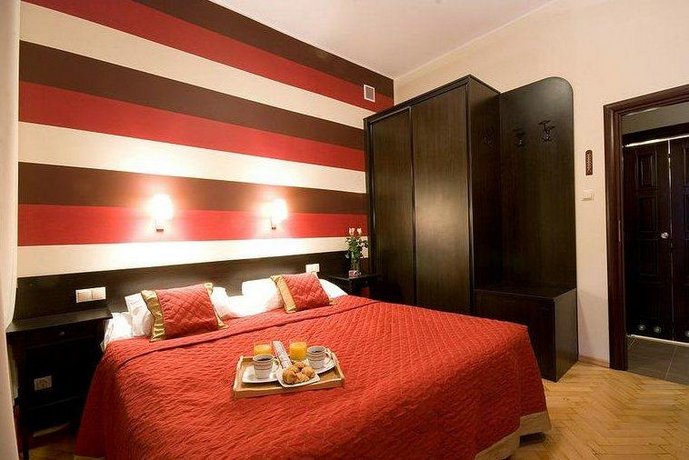 Patio Apartments - Old Town