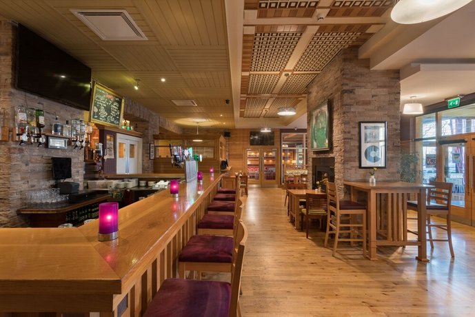 Raheen Woods Hotel