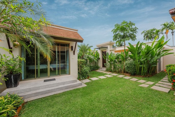 Niche Villas by TropicLook