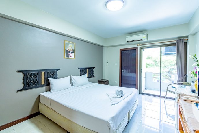 Silver Gold Garden Suvarnabhumi Airport Hotel