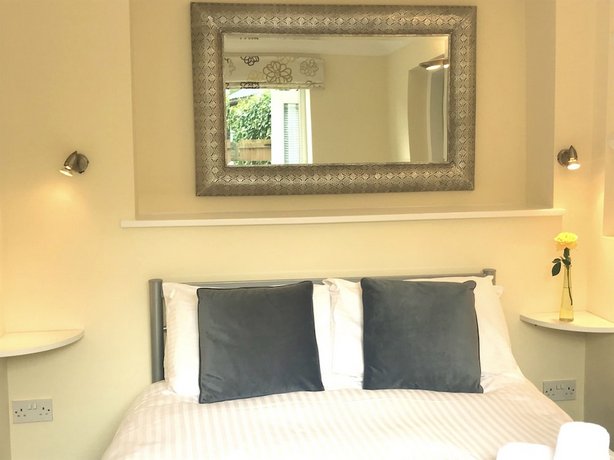 St Raphael Guest House