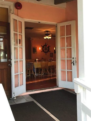 Orange Hill Beach Inn