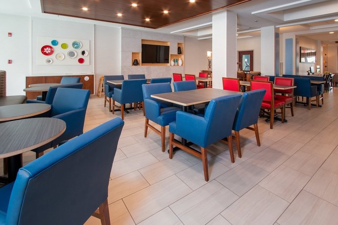 Holiday Inn Express & Suites Tupelo