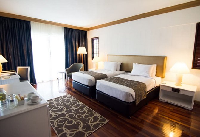 Philea Mines Beach Resort