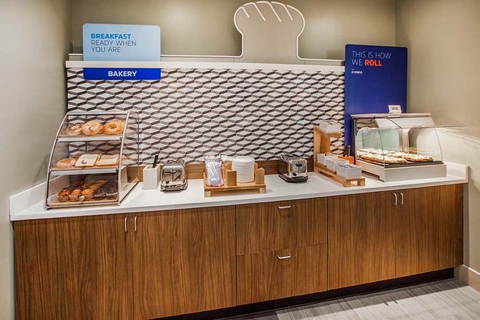 Holiday Inn Express Hotel & Suites Birmingham - Inverness 280