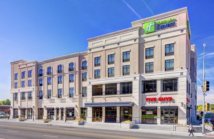Holiday Inn Express & Suites - Kansas City KU Medical Center
