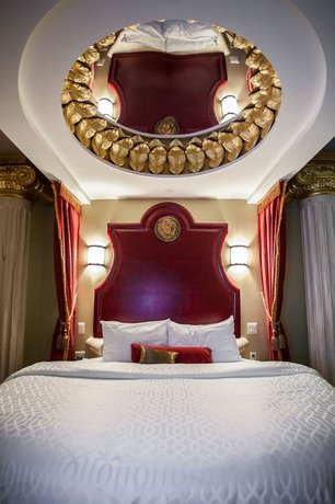 Fantasyland Hotel