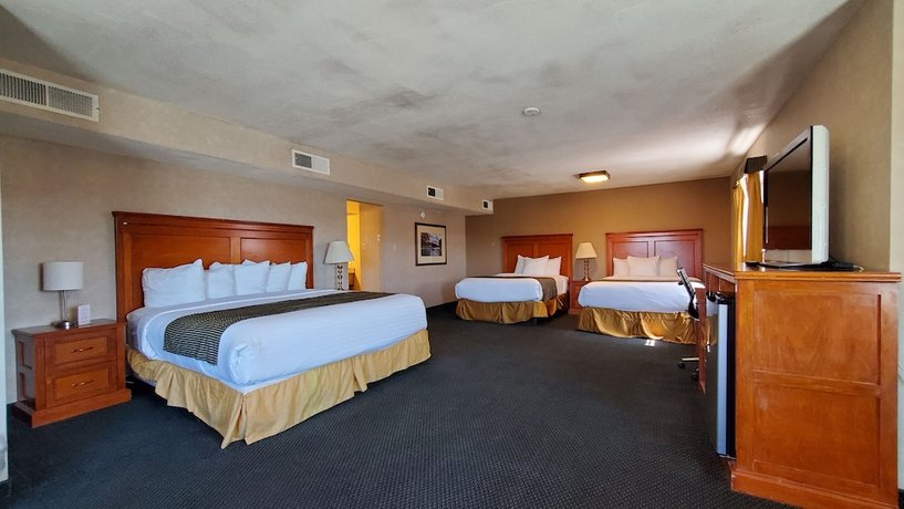 Ramada by Wyndham Flagstaff East Hotel