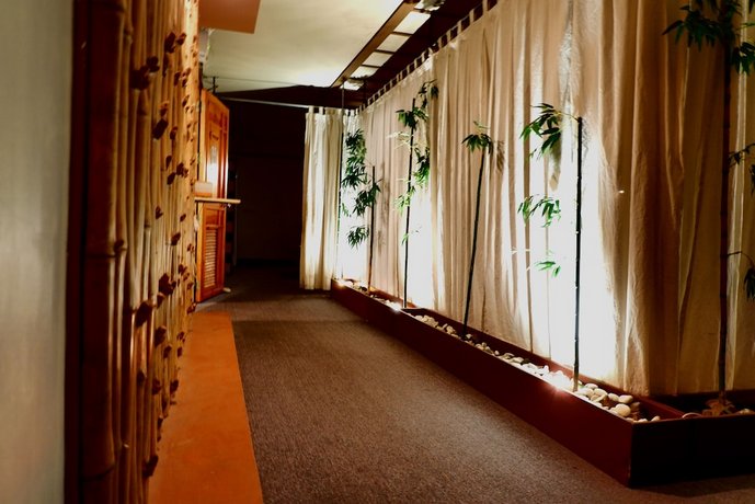 Holiday Spa Hotel