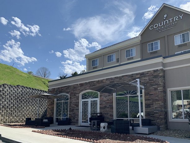 Country Inn & Suites by Radisson Asheville Downtown Tunnel Road Biltmore Estate NC