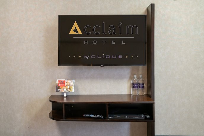 Acclaim Hotel Calgary Airport