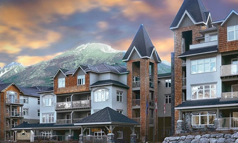 Windtower Lodge & Suites