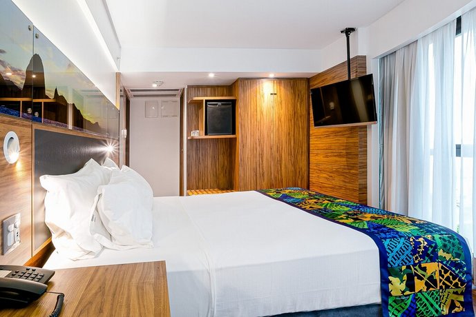 Arena Leme Hotel