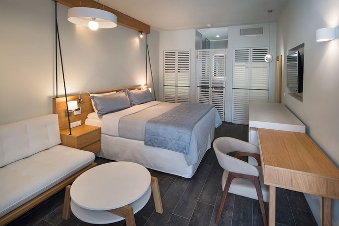 Meltemi Excelsior Suites